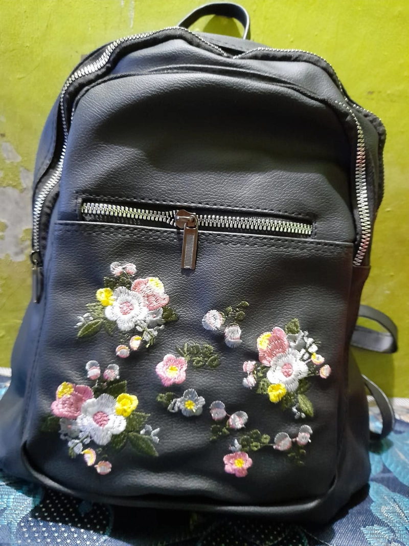 Product image Alcaff- Tas Ransel Bordir Rose 27x33x11 Hitam