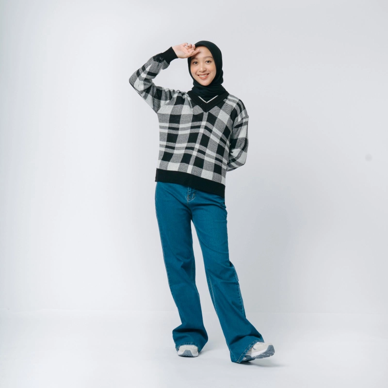 Product image MKY Clothing - [Paket Usaha 12pcs] MKY Clothing - BLUS RAJUT KOTAK-KOTAK V NECK LENGAN PANJANG HITAM ONE SIZE