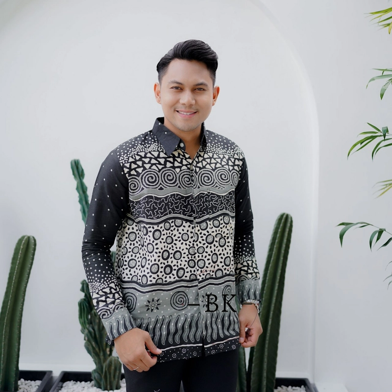 Product image Batik Alfin - Baju atasan Couple kemejan dan Tunik motif Gayatri terbaru nyaman di pakai boleh di pisah M Kemejan hitam