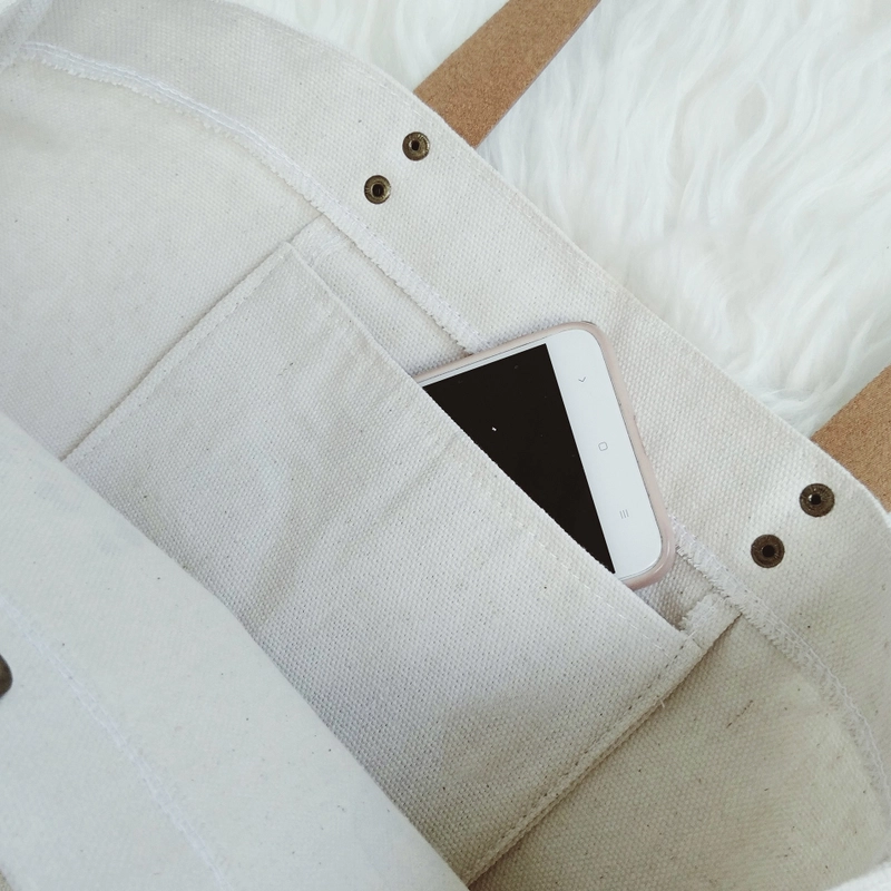 Product image Totebag Kanvas Souvenir Korea Tas Canvas oleh oleh Korea - KOR02 40x36x5 Cream