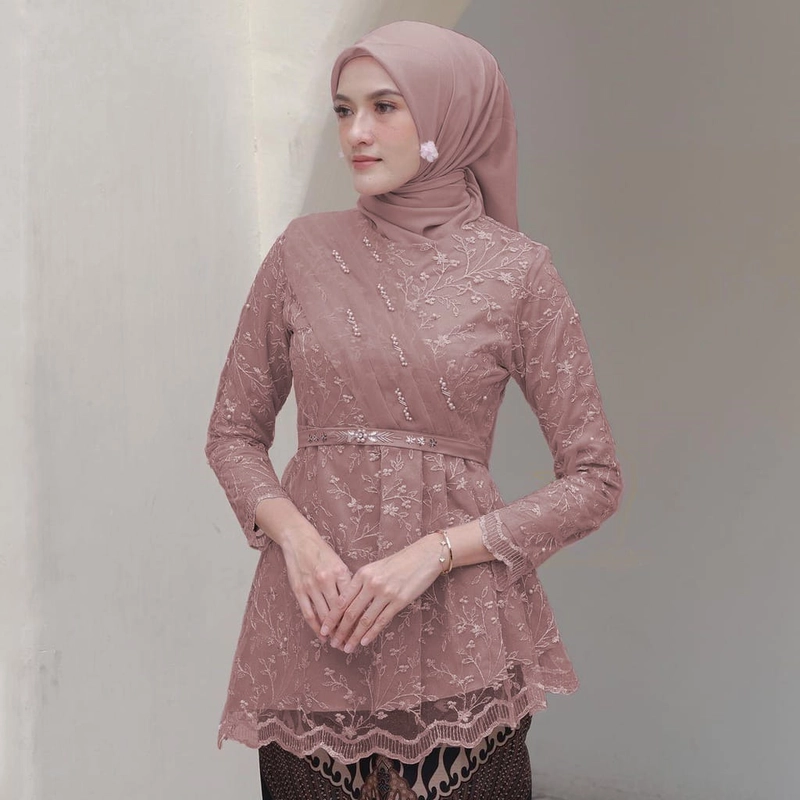 Product image COLLECTION SARJANA - TERLARIS COUPLE KEBAYA - DAHLIA BATIK COUPLE - Berbagai Varian Warna kebaya ROK+SELENDANG ROSE