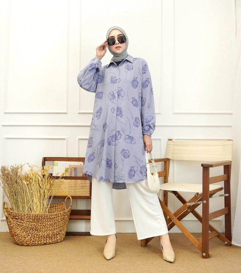 Product image Syahrinda [TA] - Tunik Kancing Tory Kemeja Mint Blue Cream Print Bunga Silky Crinkle Zaramica size 2 Neon Blue