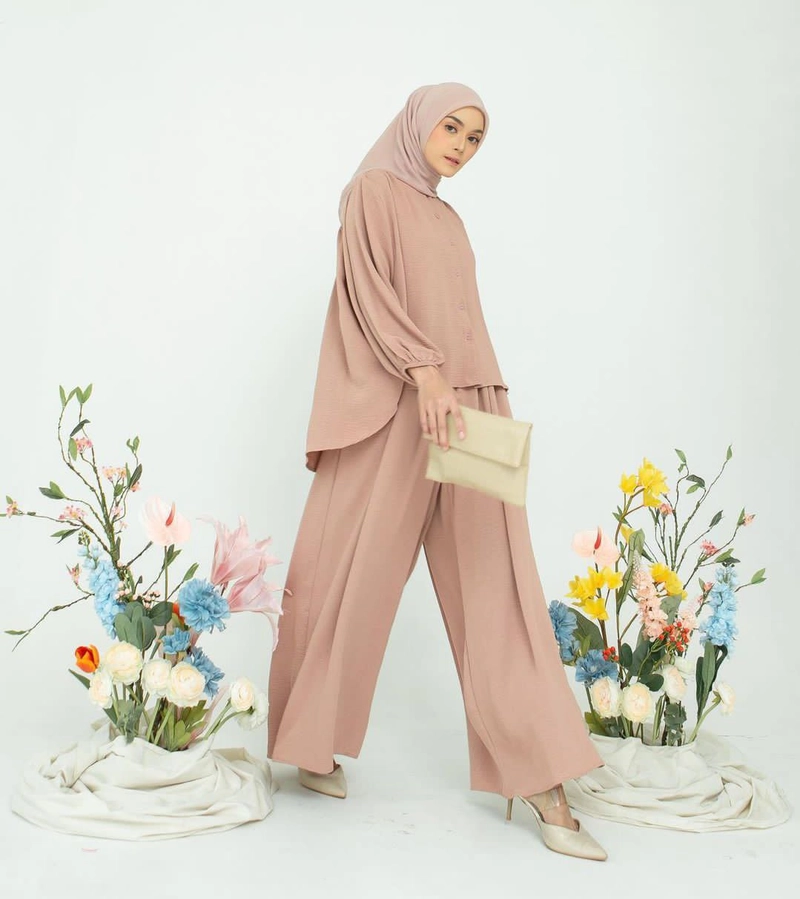 Product image Khisna collection - Ready Zoya set wanita Allsize Nudepink