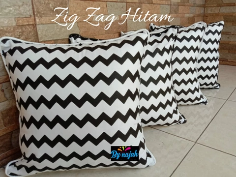 By.Najah.Aef - Sarung Bantal Sofa(Sarung saja) Paket Q : 4 sarung bantal zig zag hitam
