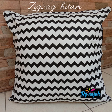 By.Najah.AEf - Sarung Bantal Sofa(Sarung saja) Sarung bantal : NZH610/ Zig zag hitam (1pcs)