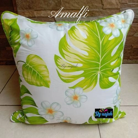 By Najah Aef Sarung Bantal Amalfi