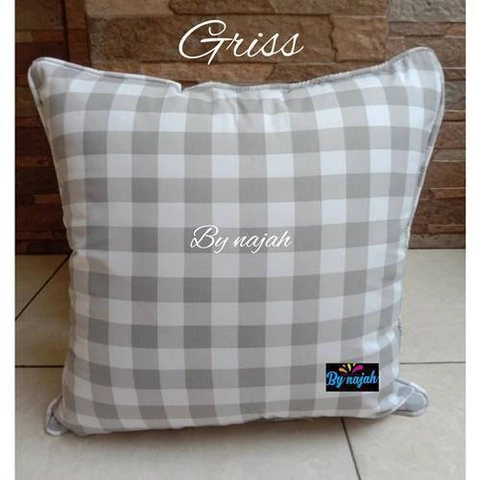 By Najah Aef Sarung bantal sofa Griss (By Najah Aef Sarungnya saja) 50x50cm