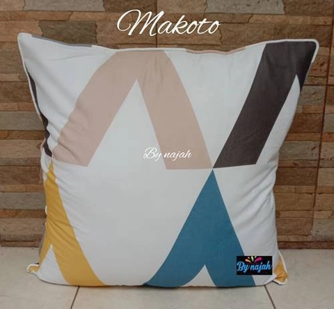 By Najah Aef Sarung bantal sofa Makoto (By Najah Aef Sarungnya saja) 50x50cm