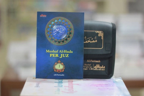 Gema Insani - Al-Fattaah Mushaf Al-Huda Per Juz SC