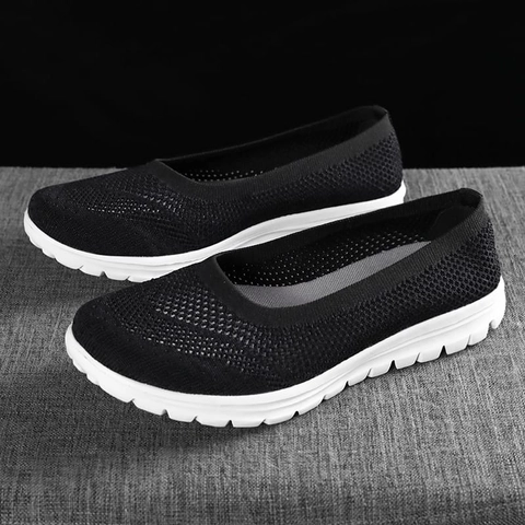 LUXIA - Sepatu Slip On Wanita New Trendy 2022 B-001