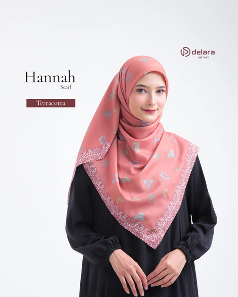 HIJAB MOTIF HANNAH 110 KERUDUNG SEGI EMPAT