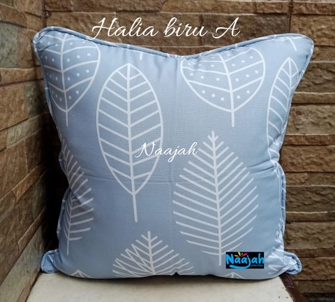 By Najah Aef - Sarung Bantal Sofa Halia Biru A Sarungnya Aja