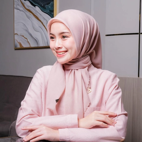 Ansania Premium Scarf Polos - Kareem Laser Cut Ultrafine Parfum - Hijab Kerudung Segiempat with Pouc