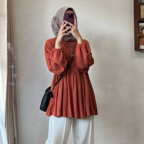 MEQA DAILY - Arina Blouse Peplum Airflow Crinkle