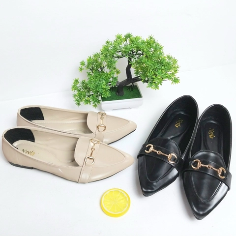 Sepatu Flat Shoes Motif Rantai Besi Series Lyodra