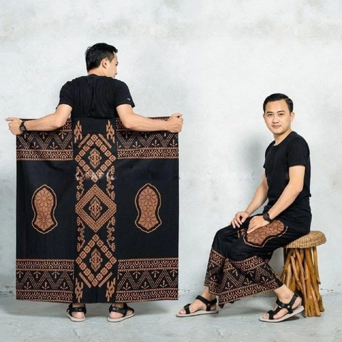 Javatama - Sarung Batik Trompah Hitan