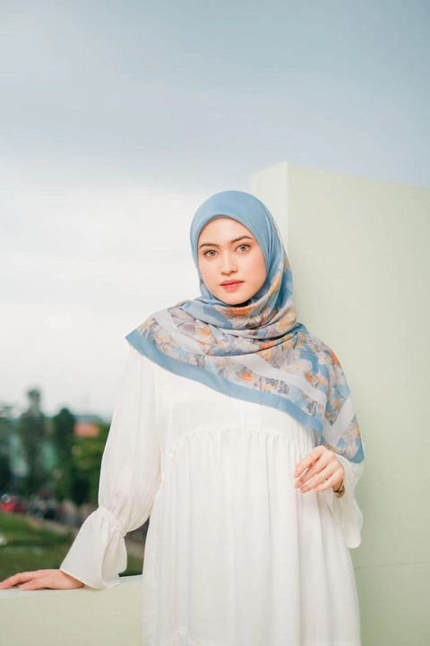 Dyaramira - Lilyana Scarf Kerudung Segi Empat