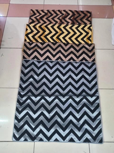 Dylan 19 [TA] - Sarung bantal lantai 70x70 zigzag random