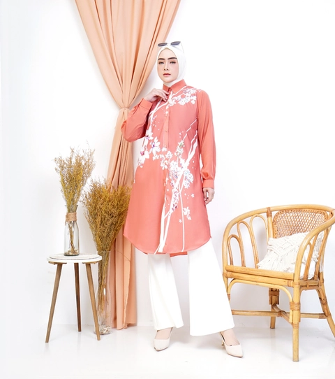 Syahrinda [TA] - Tunik Kancing Floral Kemeja Peach Sage Coksu Print Bunga Silky